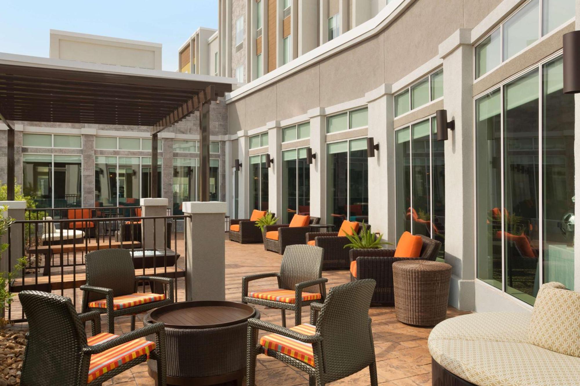 Hilton Garden Inn Houston-Baytown Exterior photo