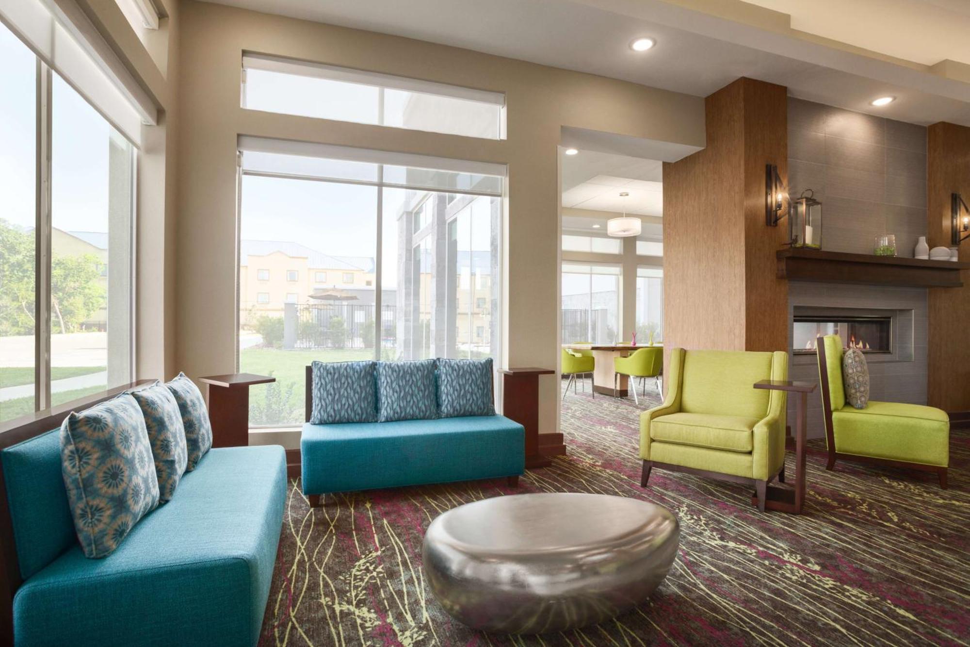 Hilton Garden Inn Houston-Baytown Exterior photo