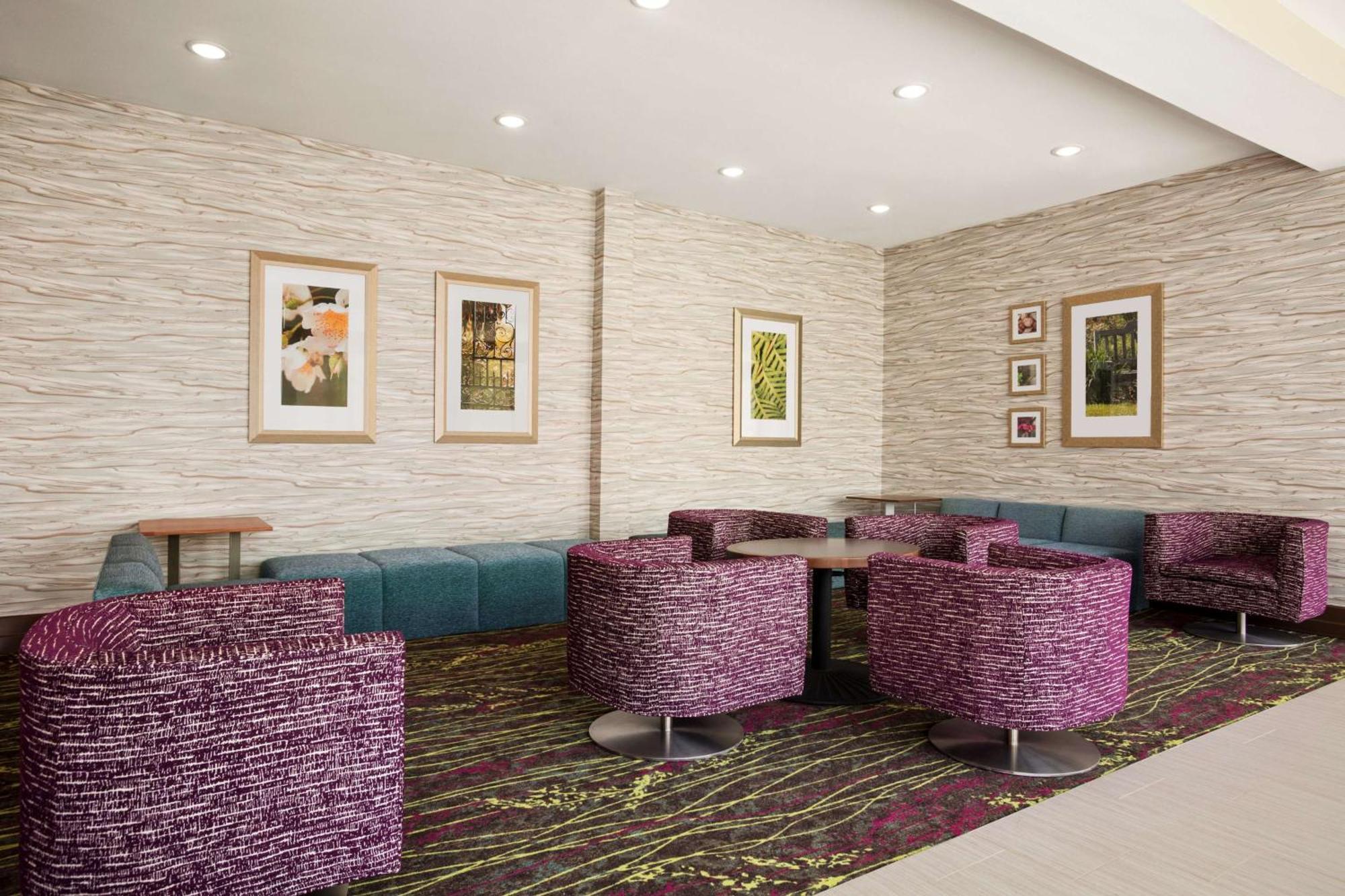 Hilton Garden Inn Houston-Baytown Exterior photo