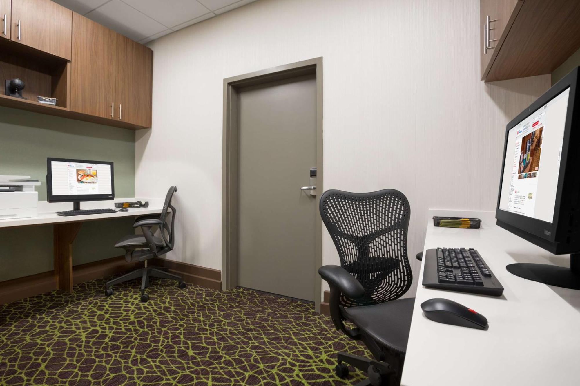Hilton Garden Inn Houston-Baytown Exterior photo